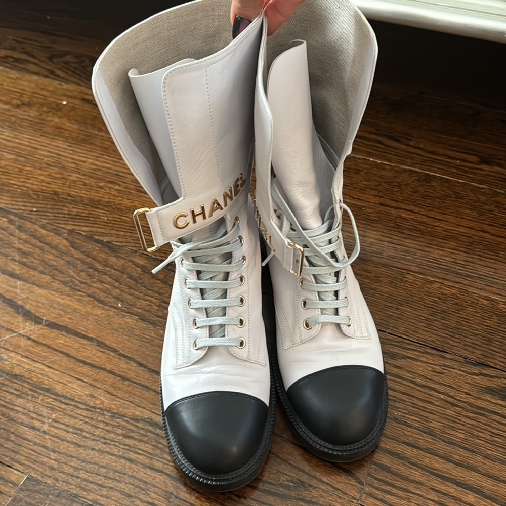 Chanel 218 Lace Up Combat Boots Size 40 - Picture 7 of 9